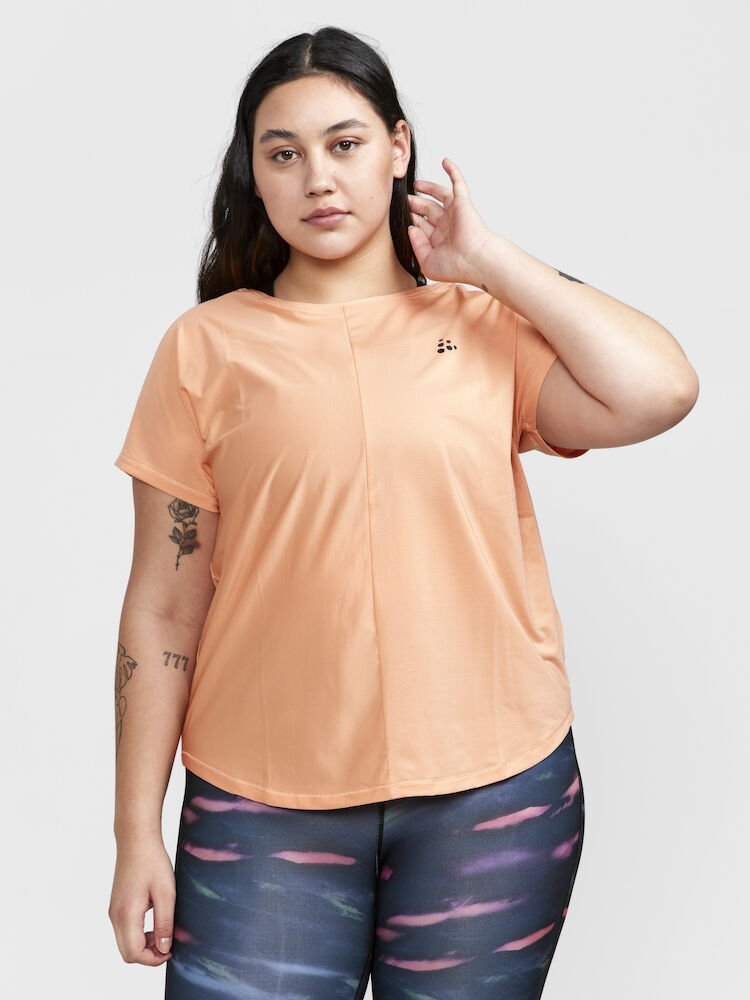 Core Essence Ss Plus Tee W Closeup1